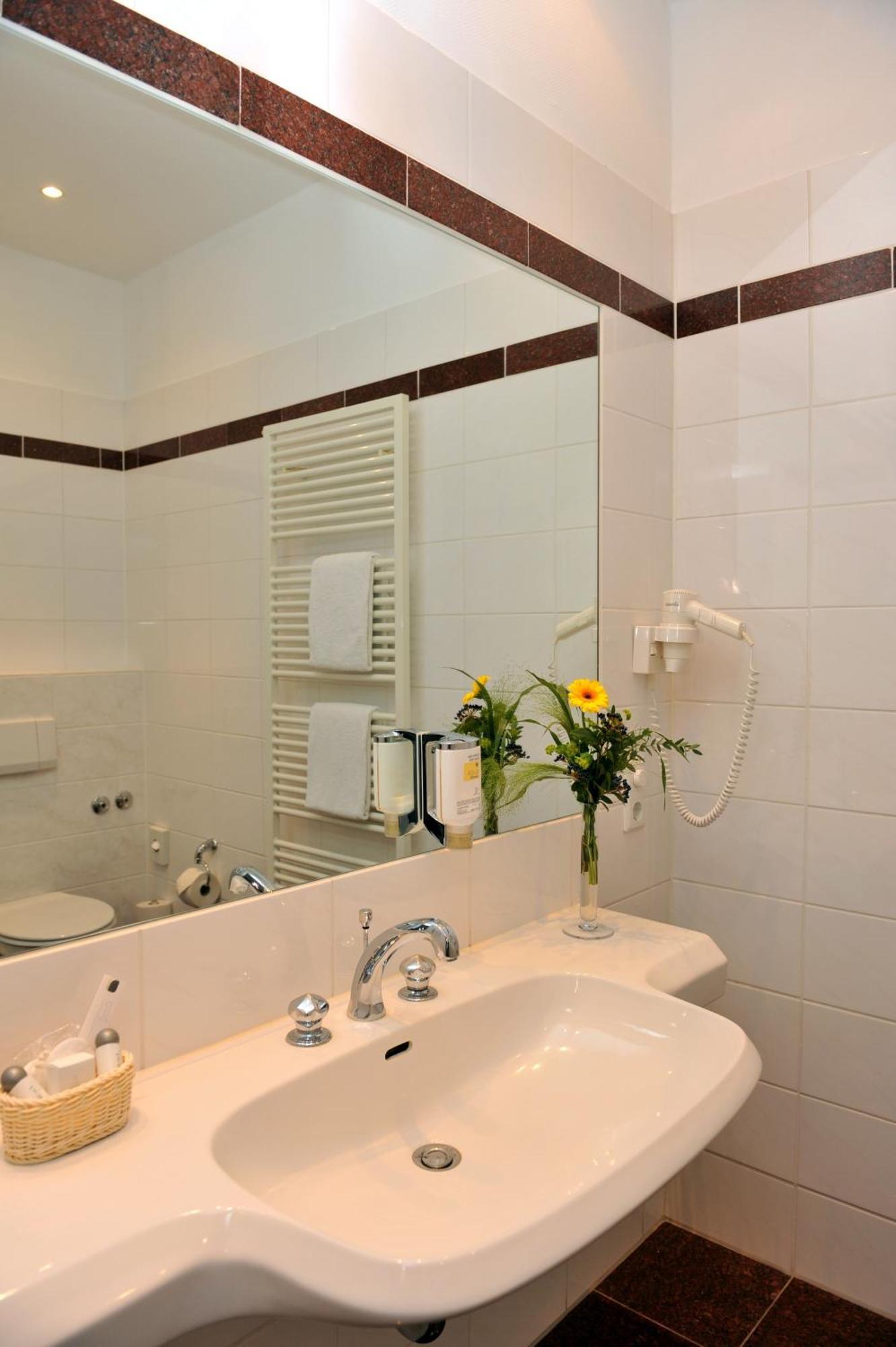 המבורג Hotel Fuerst Bismarck מראה חיצוני תמונה